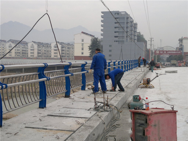 渝北不锈钢复合管护栏常见问题及解决方案