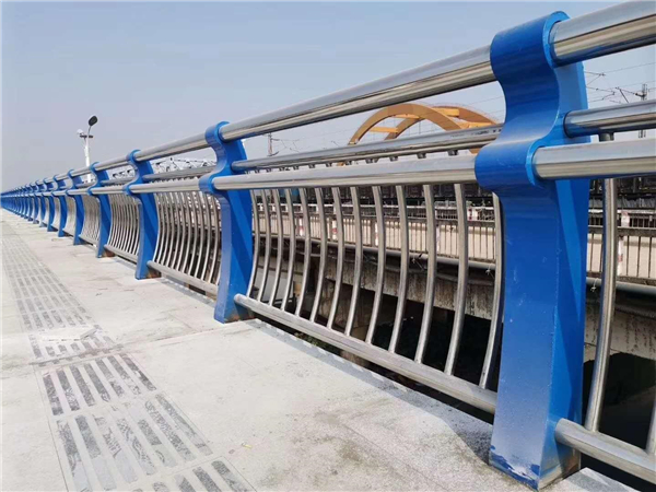 渝北304不锈钢复合管护栏的生产工艺揭秘